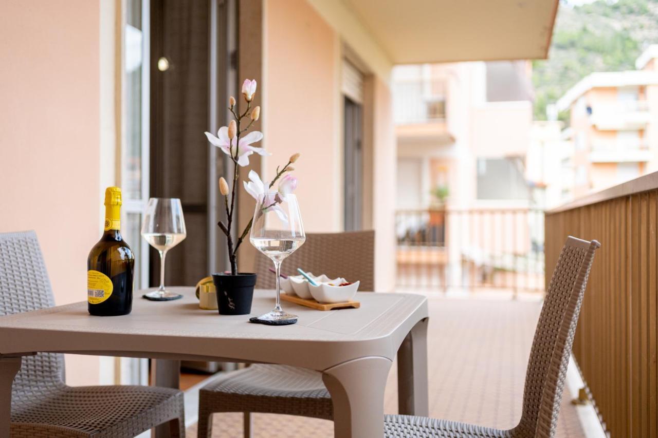 Near The Sea - Wifi And Parking Apartment Ventimiglia Ngoại thất bức ảnh